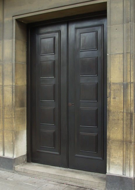 Restoration of bronze doors at The Guildhall Cambridge